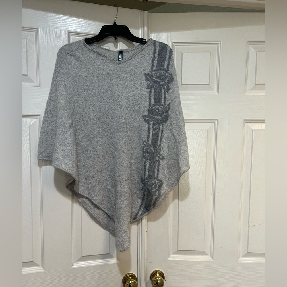 Beryll 100% Cashmere Floral Poncho Gray‎ Made In USA Read Description